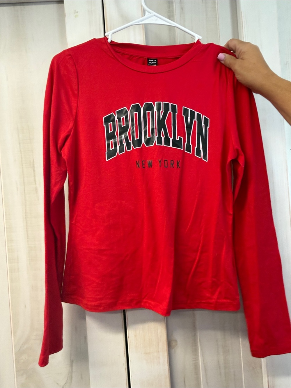 SHEIN Red Long-Sleeve Kids Brooklyn Graphic Tee